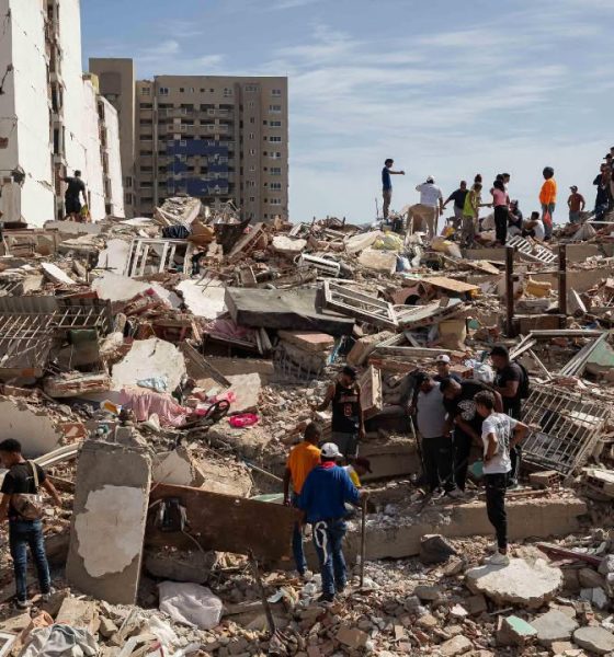 Rescatistas trabajan contra el tiempo en Venezuela para localizar sobrevivientes bajo los escombros tras los terremotos del 24 de junio. La Guaira y Caracas están entre las zonas más afectadas.